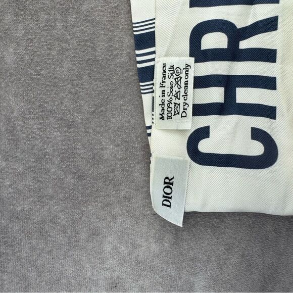 Christian Dior Blue Silk Twill Flowers D-Millefiori Mitzah Scarf - Picture 5 of 8